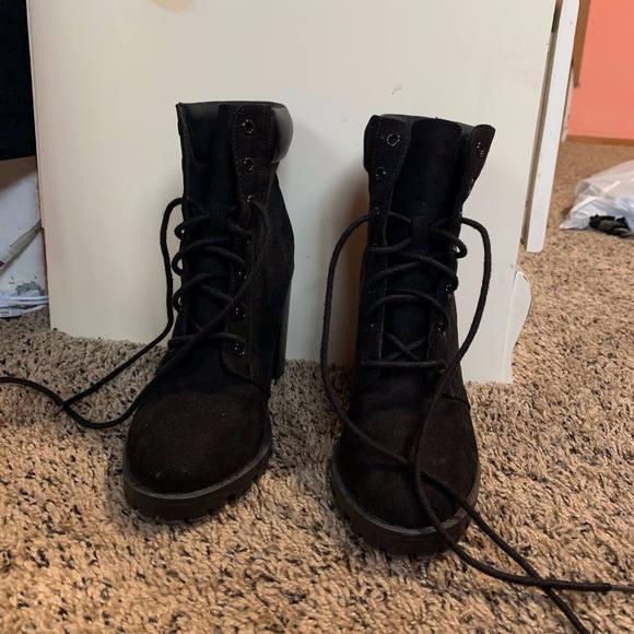 Black heeled booties - Picture 4 of 7